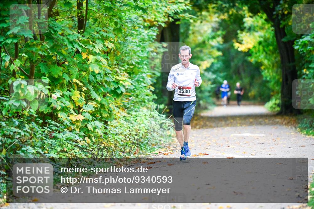 12.10.2025 - Bramfelder Halbmarathon 2025 Dr. Thomas Lammeyer http://msf.ph/oto/9340593 12.10.2025 09:48:22 Laufen 2530 meine-sportfotos.de