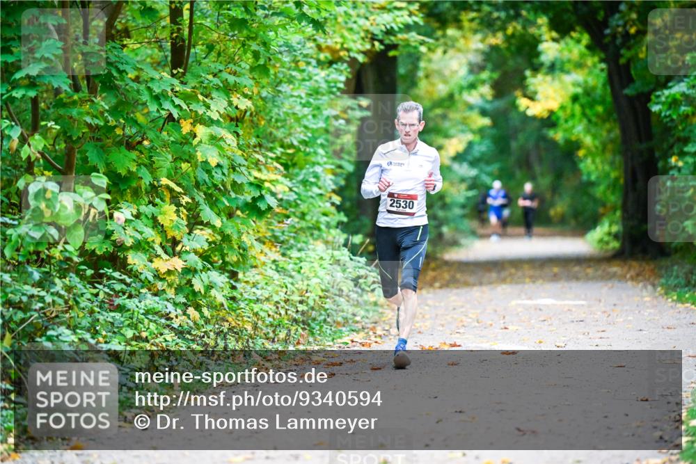 12.10.2025 - Bramfelder Halbmarathon 2025 Dr. Thomas Lammeyer http://msf.ph/oto/9340594 12.10.2025 09:48:22 Laufen 2530 meine-sportfotos.de