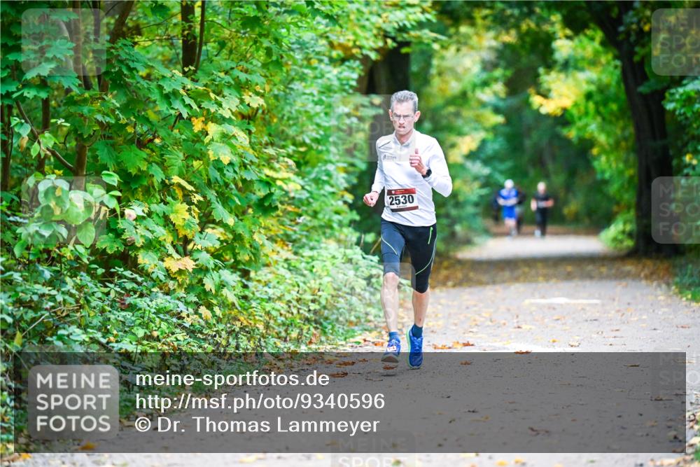 12.10.2025 - Bramfelder Halbmarathon 2025 Dr. Thomas Lammeyer http://msf.ph/oto/9340596 12.10.2025 09:48:22 Laufen 2530 meine-sportfotos.de