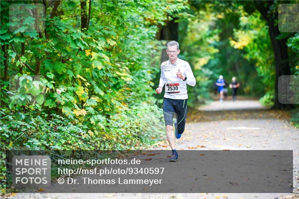 12.10.2025 - Bramfelder Halbmarathon 2025 Dr. Thomas Lammeyer http://msf.ph/oto/9340597 12.10.2025 09:48:22 Laufen 2530 meine-sportfotos.de