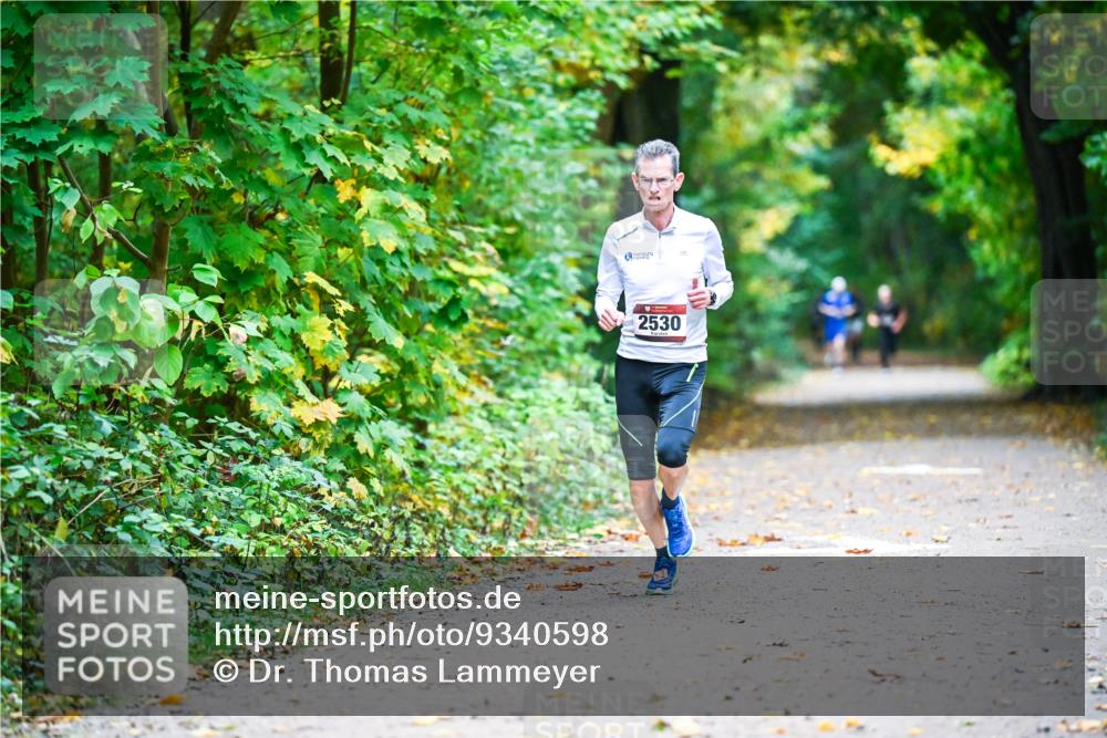 12.10.2025 - Bramfelder Halbmarathon 2025 Dr. Thomas Lammeyer http://msf.ph/oto/9340598 12.10.2025 09:48:23 Laufen 2530 meine-sportfotos.de