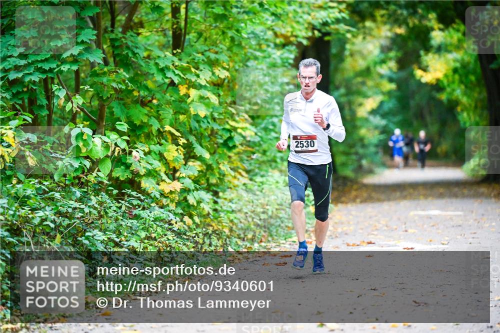 12.10.2025 - Bramfelder Halbmarathon 2025 Dr. Thomas Lammeyer http://msf.ph/oto/9340601 12.10.2025 09:48:23 Laufen 2530 meine-sportfotos.de