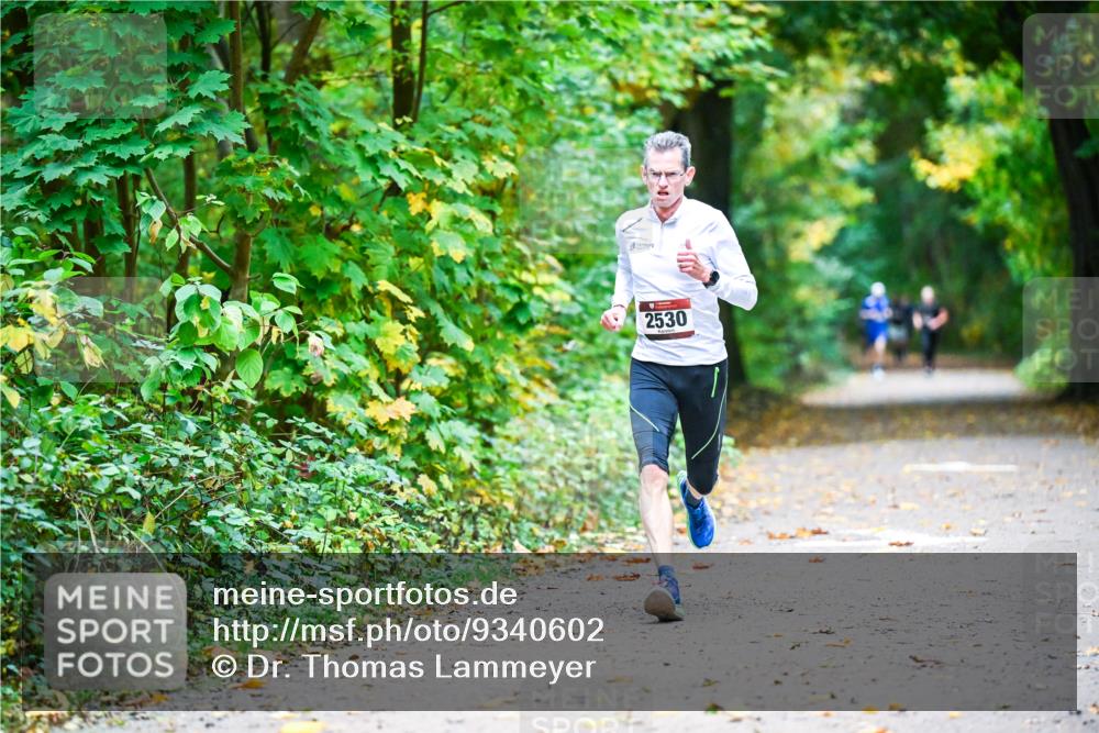12.10.2025 - Bramfelder Halbmarathon 2025 Dr. Thomas Lammeyer http://msf.ph/oto/9340602 12.10.2025 09:48:23 Laufen 2530 meine-sportfotos.de