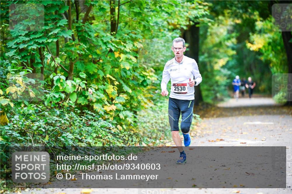 12.10.2025 - Bramfelder Halbmarathon 2025 Dr. Thomas Lammeyer http://msf.ph/oto/9340603 12.10.2025 09:48:23 Laufen 2530 meine-sportfotos.de