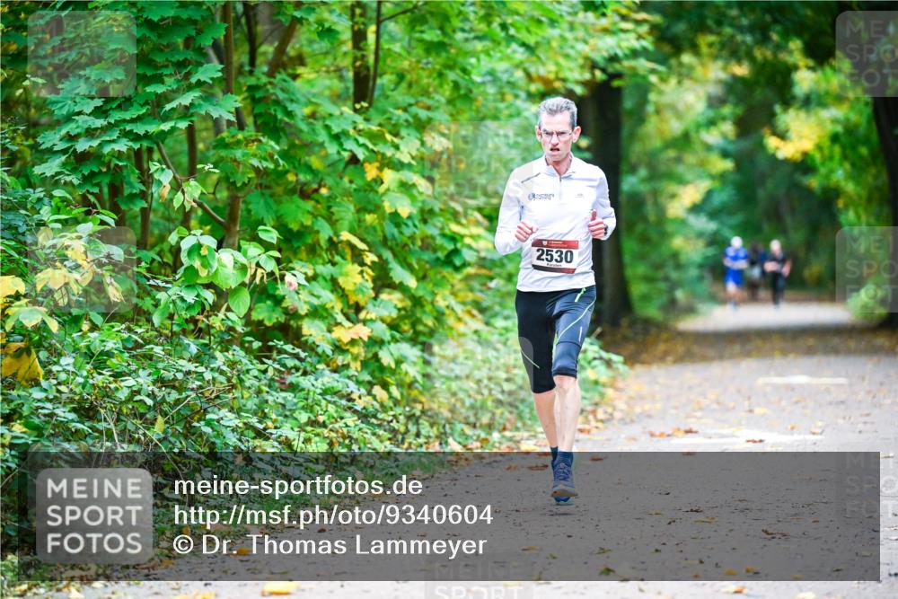 12.10.2025 - Bramfelder Halbmarathon 2025 Dr. Thomas Lammeyer http://msf.ph/oto/9340604 12.10.2025 09:48:23 Laufen 2530 meine-sportfotos.de