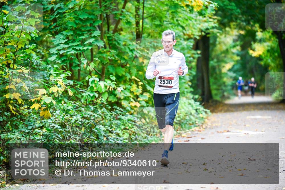 12.10.2025 - Bramfelder Halbmarathon 2025 Dr. Thomas Lammeyer http://msf.ph/oto/9340610 12.10.2025 09:48:24 Laufen 2530 meine-sportfotos.de