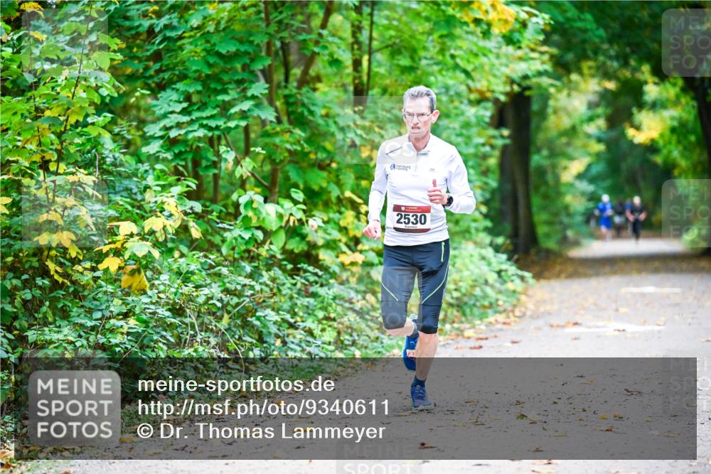 12.10.2025 - Bramfelder Halbmarathon 2025 Dr. Thomas Lammeyer http://msf.ph/oto/9340611 12.10.2025 09:48:24 Laufen 2530 meine-sportfotos.de
