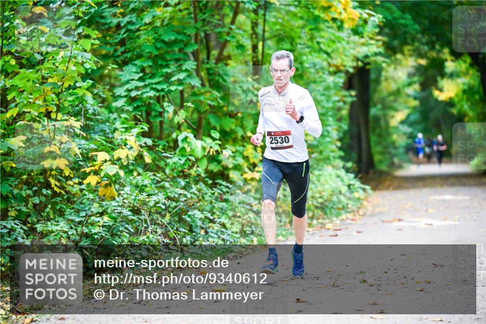 12.10.2025 - Bramfelder Halbmarathon 2025 Dr. Thomas Lammeyer http://msf.ph/oto/9340612 12.10.2025 09:48:24 Laufen 2530 meine-sportfotos.de