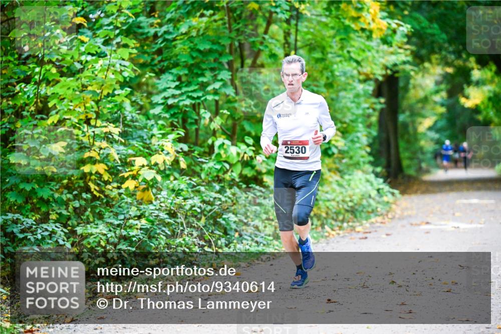 12.10.2025 - Bramfelder Halbmarathon 2025 Dr. Thomas Lammeyer http://msf.ph/oto/9340614 12.10.2025 09:48:25 Laufen 2530 meine-sportfotos.de