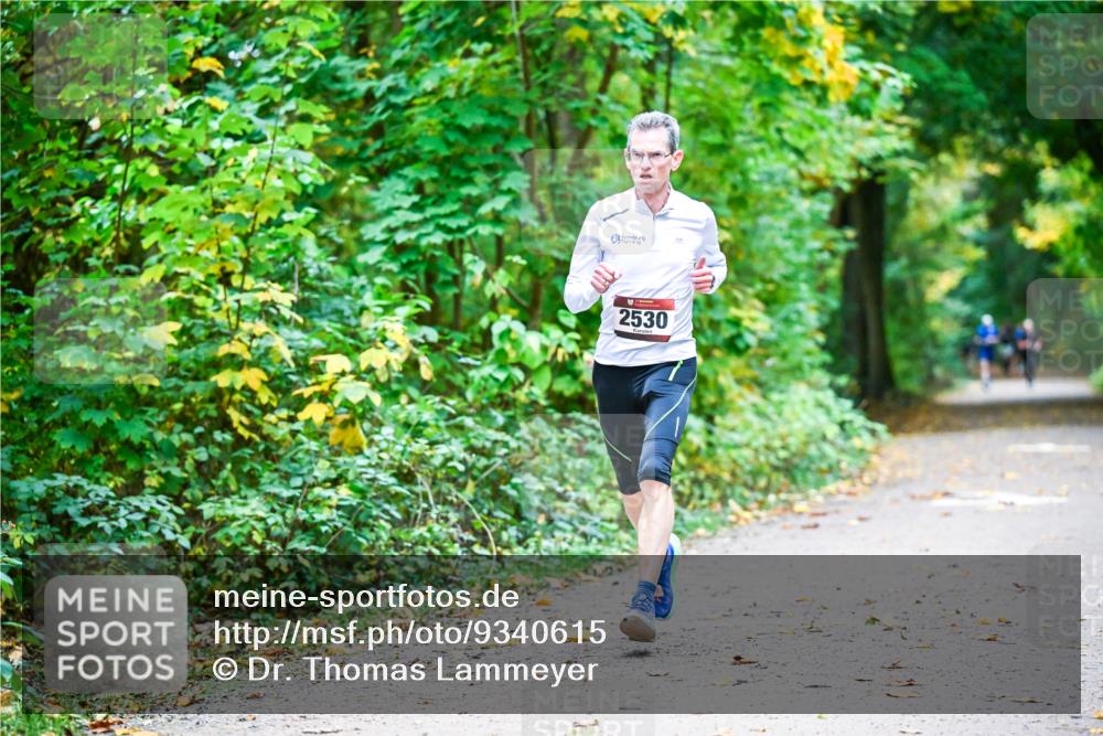 12.10.2025 - Bramfelder Halbmarathon 2025 Dr. Thomas Lammeyer http://msf.ph/oto/9340615 12.10.2025 09:48:25 Laufen 2530 meine-sportfotos.de
