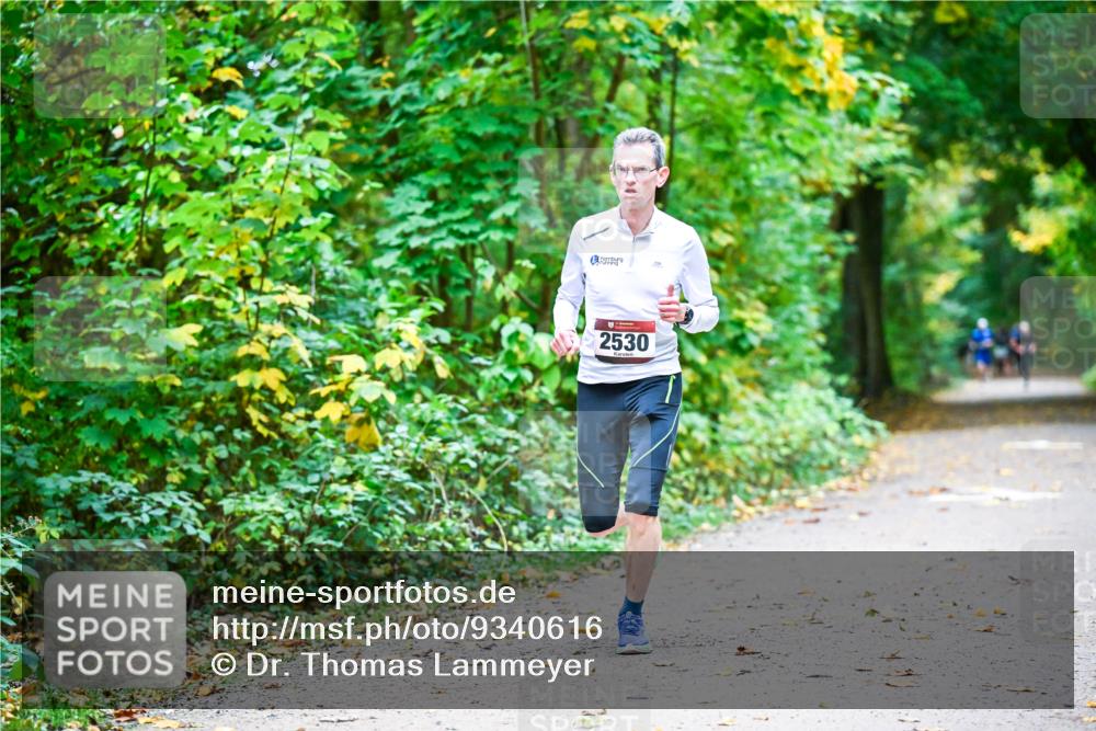 12.10.2025 - Bramfelder Halbmarathon 2025 Dr. Thomas Lammeyer http://msf.ph/oto/9340616 12.10.2025 09:48:25 Laufen 2530 meine-sportfotos.de
