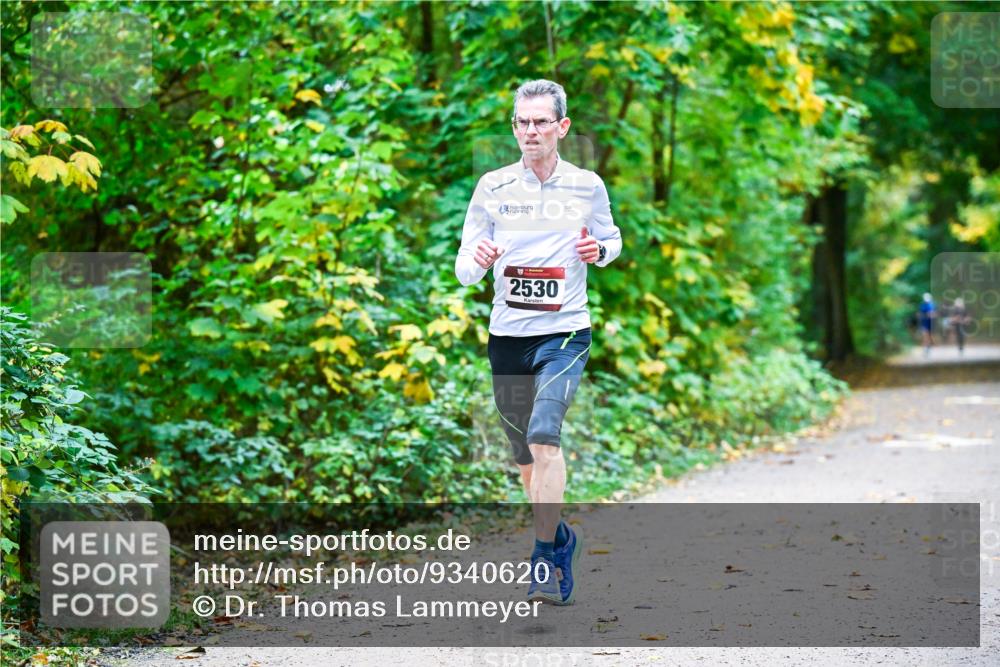12.10.2025 - Bramfelder Halbmarathon 2025 Dr. Thomas Lammeyer http://msf.ph/oto/9340620 12.10.2025 09:48:25 Laufen 2530 meine-sportfotos.de