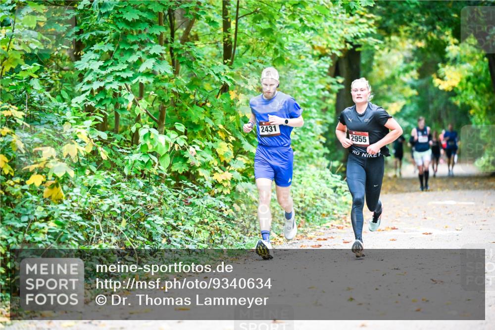 12.10.2025 - Bramfelder Halbmarathon 2025 Dr. Thomas Lammeyer http://msf.ph/oto/9340634 12.10.2025 09:48:43 Laufen 2431, 2955 meine-sportfotos.de