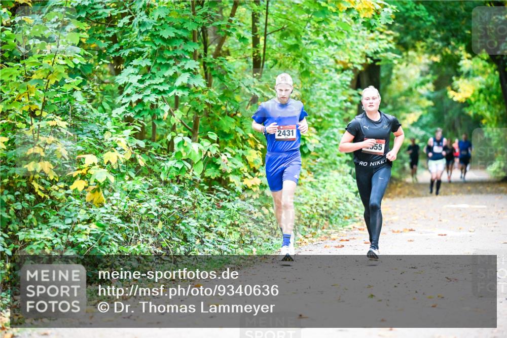 12.10.2025 - Bramfelder Halbmarathon 2025 Dr. Thomas Lammeyer http://msf.ph/oto/9340636 12.10.2025 09:48:43 Laufen 2431, 555 meine-sportfotos.de