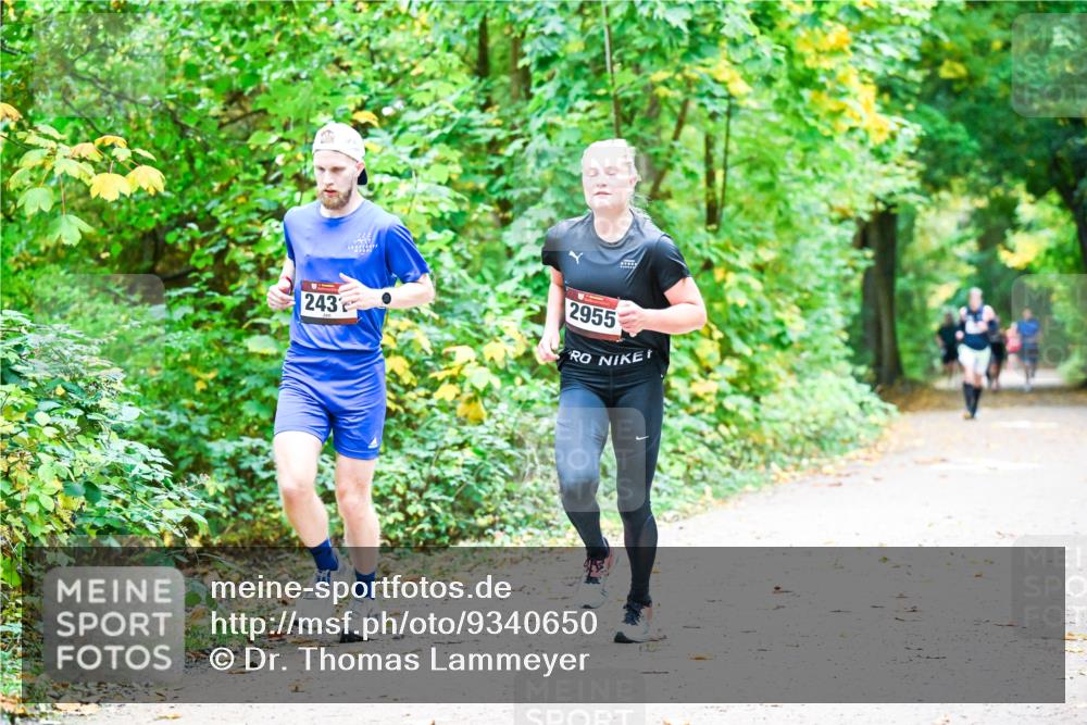 12.10.2025 - Bramfelder Halbmarathon 2025 Dr. Thomas Lammeyer http://msf.ph/oto/9340650 12.10.2025 09:48:46 Laufen 243, 2955 meine-sportfotos.de