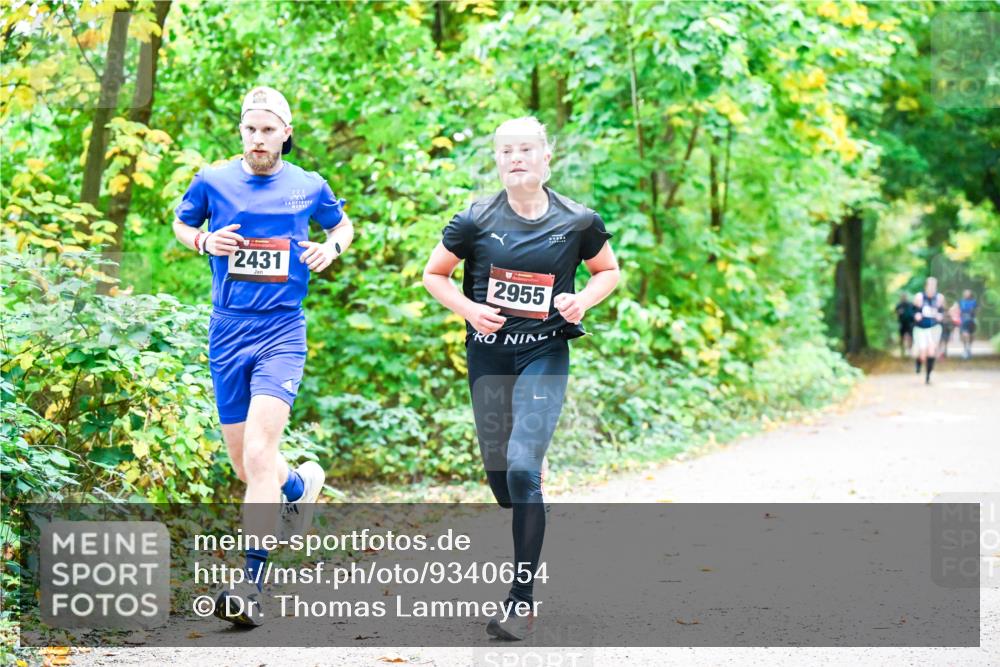 12.10.2025 - Bramfelder Halbmarathon 2025 Dr. Thomas Lammeyer http://msf.ph/oto/9340654 12.10.2025 09:48:46 Laufen 2431, 228, 2955 meine-sportfotos.de