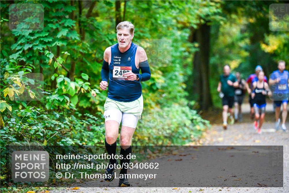 12.10.2025 - Bramfelder Halbmarathon 2025 Dr. Thomas Lammeyer http://msf.ph/oto/9340662 12.10.2025 09:48:52 Laufen 81, 242, 6 meine-sportfotos.de