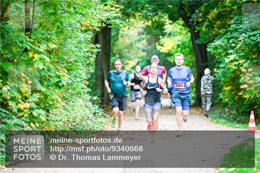 12.10.2025 - Bramfelder Halbmarathon 2025 Dr. Thomas Lammeyer http://msf.ph/oto/9340668 12.10.2025 09:48:55 Laufen 2441, 2803 meine-sportfotos.de
