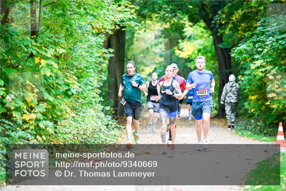 12.10.2025 - Bramfelder Halbmarathon 2025 Dr. Thomas Lammeyer http://msf.ph/oto/9340669 12.10.2025 09:48:55 Laufen 088, 244, 2803 meine-sportfotos.de