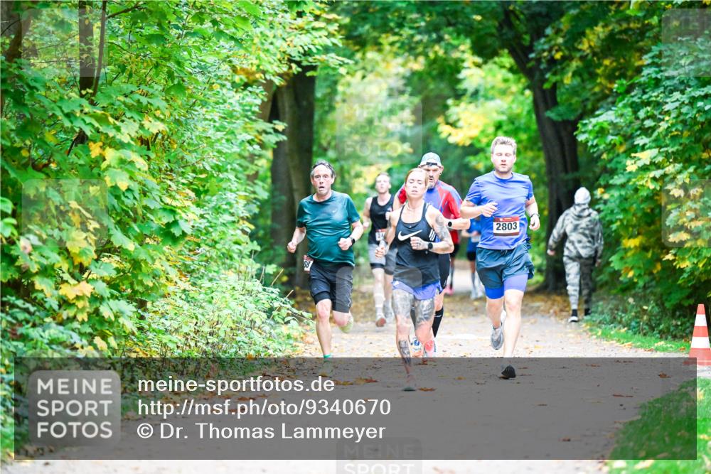 12.10.2025 - Bramfelder Halbmarathon 2025 Dr. Thomas Lammeyer http://msf.ph/oto/9340670 12.10.2025 09:48:55 Laufen 2803 meine-sportfotos.de