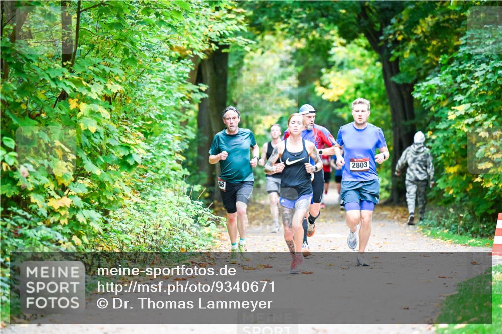 12.10.2025 - Bramfelder Halbmarathon 2025 Dr. Thomas Lammeyer http://msf.ph/oto/9340671 12.10.2025 09:48:55 Laufen 88, 2803 meine-sportfotos.de