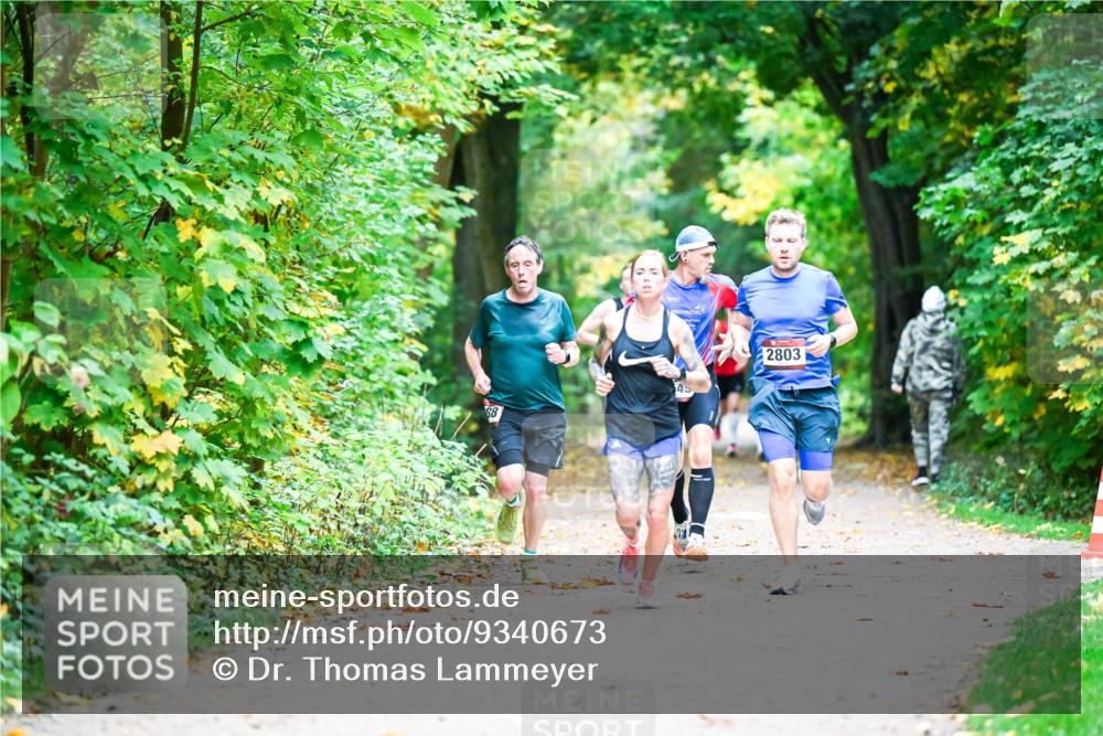 12.10.2025 - Bramfelder Halbmarathon 2025 Dr. Thomas Lammeyer http://msf.ph/oto/9340673 12.10.2025 09:48:55 Laufen 88, 45, 2803 meine-sportfotos.de
