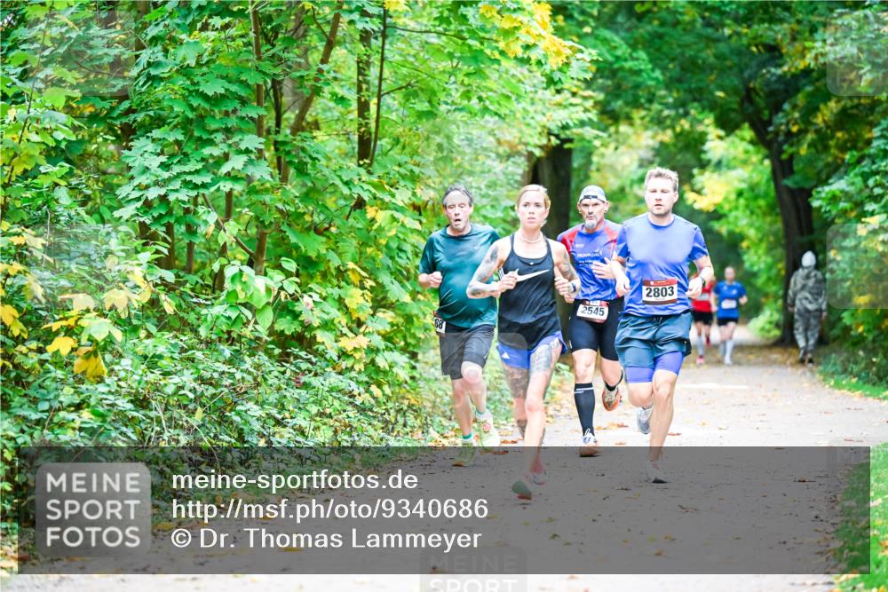 12.10.2025 - Bramfelder Halbmarathon 2025 Dr. Thomas Lammeyer http://msf.ph/oto/9340686 12.10.2025 09:48:57 Laufen 2545, 2803 meine-sportfotos.de