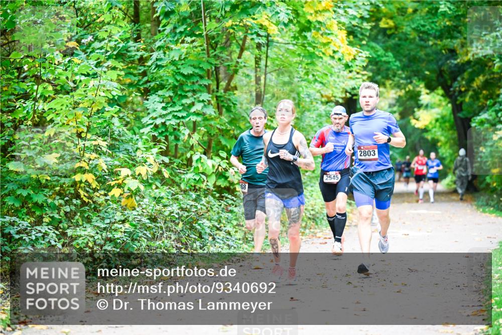12.10.2025 - Bramfelder Halbmarathon 2025 Dr. Thomas Lammeyer http://msf.ph/oto/9340692 12.10.2025 09:48:58 Laufen 88, 2545, 2803 meine-sportfotos.de