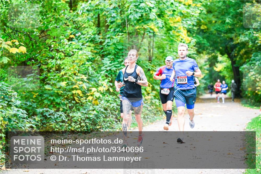 12.10.2025 - Bramfelder Halbmarathon 2025 Dr. Thomas Lammeyer http://msf.ph/oto/9340696 12.10.2025 09:48:59 Laufen 8, 2545, 2803 meine-sportfotos.de