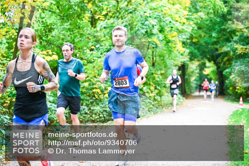 12.10.2025 - Bramfelder Halbmarathon 2025 Dr. Thomas Lammeyer http://msf.ph/oto/9340706 12.10.2025 09:49:00 Laufen 2803 meine-sportfotos.de