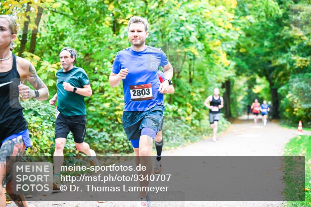12.10.2025 - Bramfelder Halbmarathon 2025 Dr. Thomas Lammeyer http://msf.ph/oto/9340707 12.10.2025 09:49:00 Laufen 2803 meine-sportfotos.de