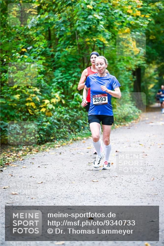 12.10.2025 - Bramfelder Halbmarathon 2025 Dr. Thomas Lammeyer http://msf.ph/oto/9340733 12.10.2025 09:49:08 Laufen 2593 meine-sportfotos.de