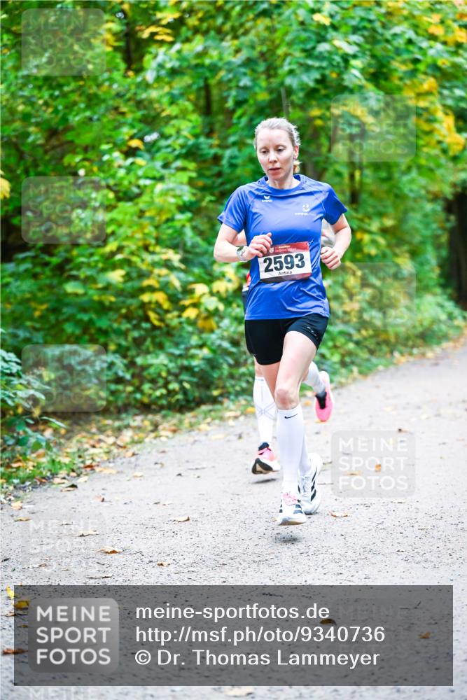 12.10.2025 - Bramfelder Halbmarathon 2025 Dr. Thomas Lammeyer http://msf.ph/oto/9340736 12.10.2025 09:49:09 Laufen 2593 meine-sportfotos.de