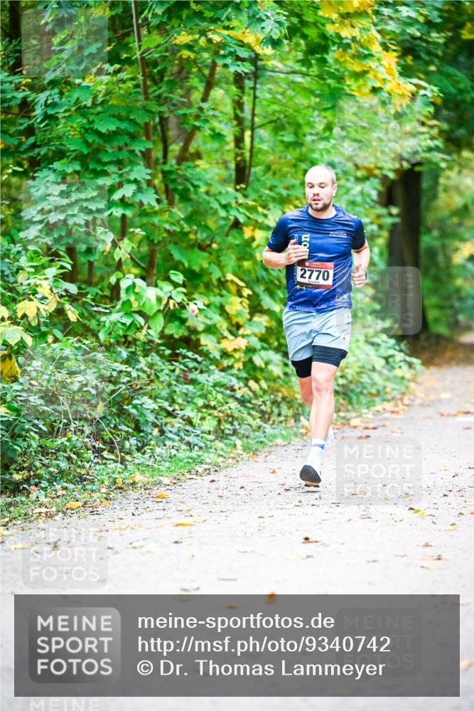 12.10.2025 - Bramfelder Halbmarathon 2025 Dr. Thomas Lammeyer http://msf.ph/oto/9340742 12.10.2025 09:49:15 Laufen 2770 meine-sportfotos.de