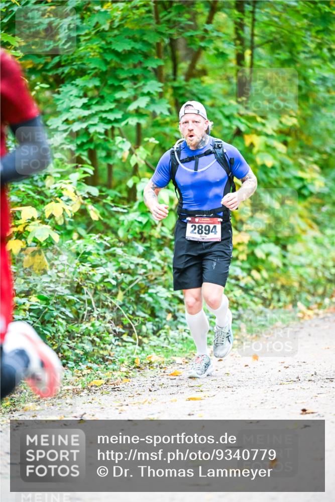 12.10.2025 - Bramfelder Halbmarathon 2025 Dr. Thomas Lammeyer http://msf.ph/oto/9340779 12.10.2025 09:49:30 Laufen 2894 meine-sportfotos.de