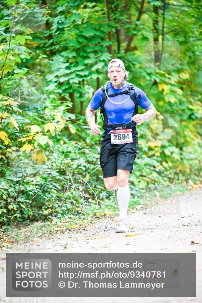 12.10.2025 - Bramfelder Halbmarathon 2025 Dr. Thomas Lammeyer http://msf.ph/oto/9340781 12.10.2025 09:49:30 Laufen 2894 meine-sportfotos.de