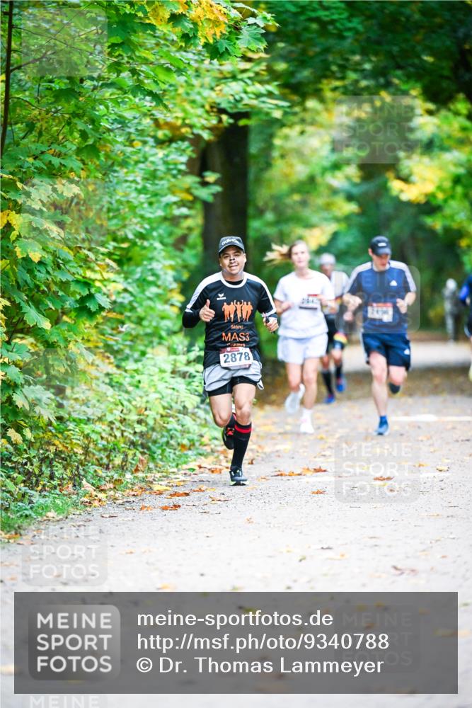 12.10.2025 - Bramfelder Halbmarathon 2025 Dr. Thomas Lammeyer http://msf.ph/oto/9340788 12.10.2025 09:49:33 Laufen 3, 2878, 2947 meine-sportfotos.de