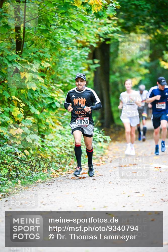 12.10.2025 - Bramfelder Halbmarathon 2025 Dr. Thomas Lammeyer http://msf.ph/oto/9340794 12.10.2025 09:49:34 Laufen 46, 2878, 2496 meine-sportfotos.de