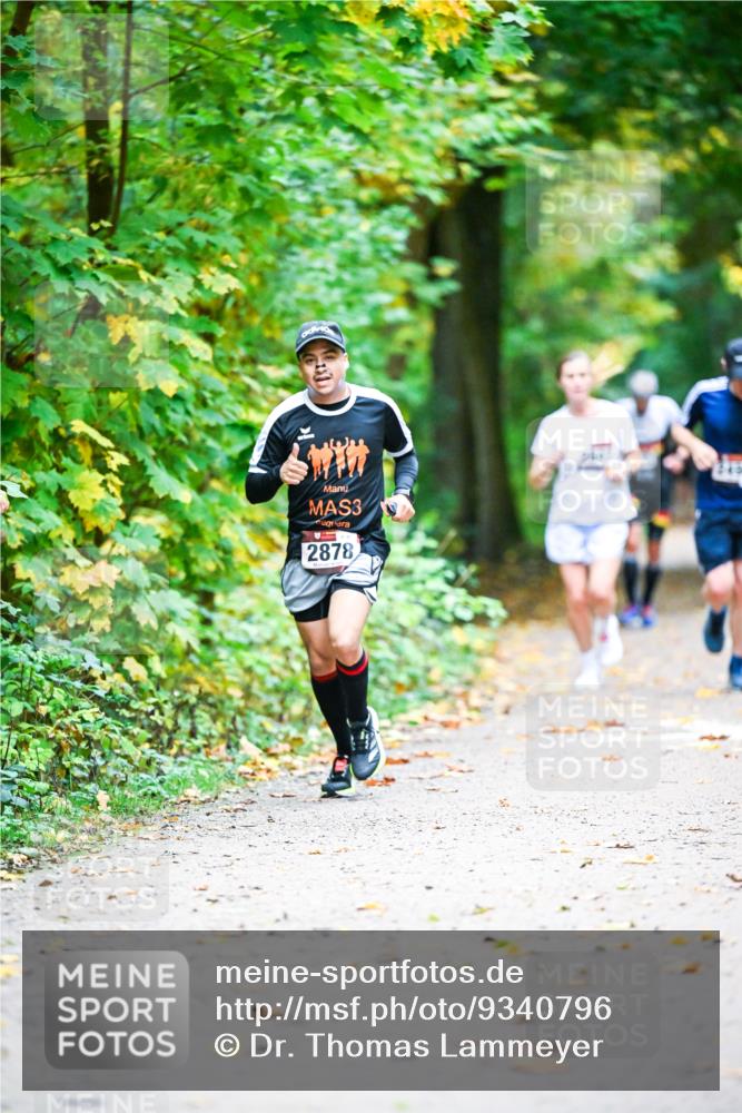 12.10.2025 - Bramfelder Halbmarathon 2025 Dr. Thomas Lammeyer http://msf.ph/oto/9340796 12.10.2025 09:49:34 Laufen 3, 2878 meine-sportfotos.de