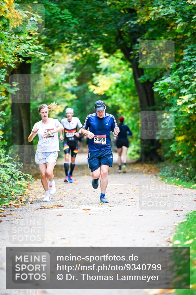 12.10.2025 - Bramfelder Halbmarathon 2025 Dr. Thomas Lammeyer http://msf.ph/oto/9340799 12.10.2025 09:49:35 Laufen 18, 2496 meine-sportfotos.de