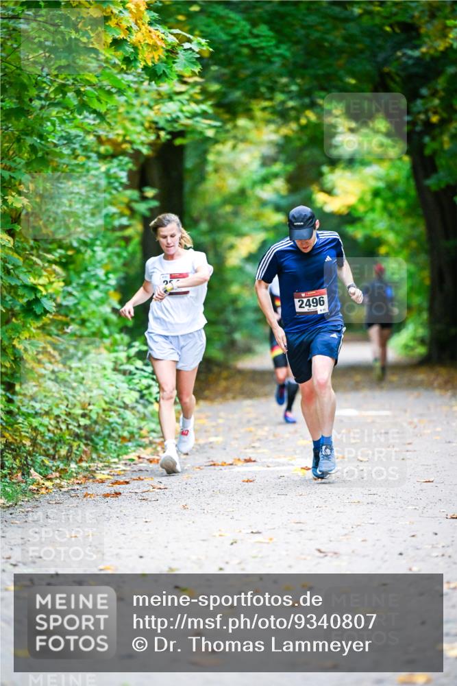 12.10.2025 - Bramfelder Halbmarathon 2025 Dr. Thomas Lammeyer http://msf.ph/oto/9340807 12.10.2025 09:49:36 Laufen 2496 meine-sportfotos.de