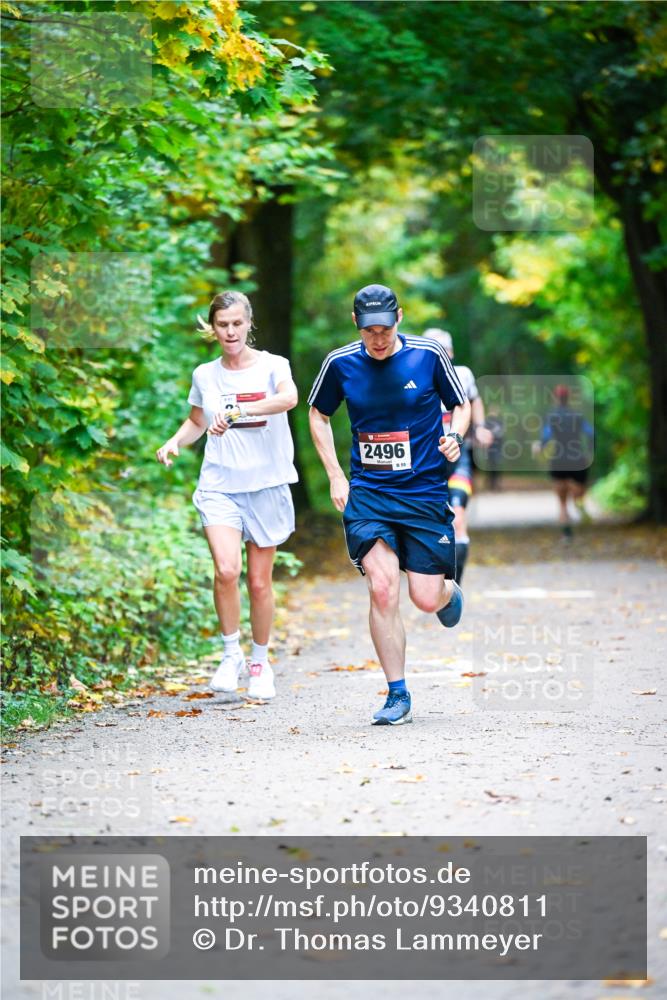 12.10.2025 - Bramfelder Halbmarathon 2025 Dr. Thomas Lammeyer http://msf.ph/oto/9340811 12.10.2025 09:49:36 Laufen 2496, 55 meine-sportfotos.de