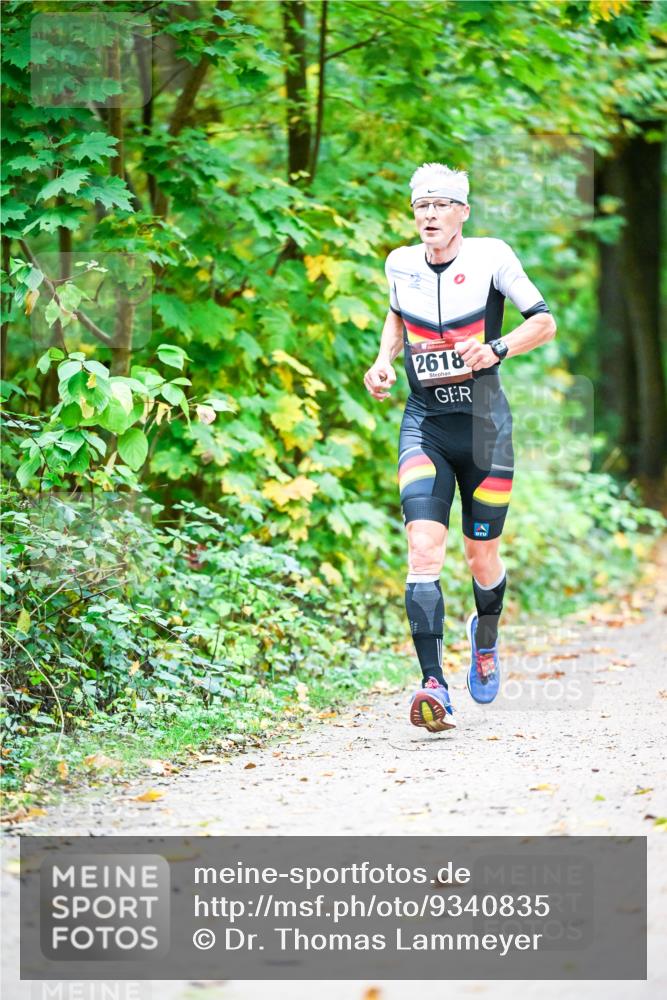 12.10.2025 - Bramfelder Halbmarathon 2025 Dr. Thomas Lammeyer http://msf.ph/oto/9340835 12.10.2025 09:49:41 Laufen 2618 meine-sportfotos.de