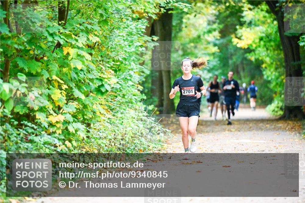 12.10.2025 - Bramfelder Halbmarathon 2025 Dr. Thomas Lammeyer http://msf.ph/oto/9340845 12.10.2025 09:49:51 Laufen 2701 meine-sportfotos.de