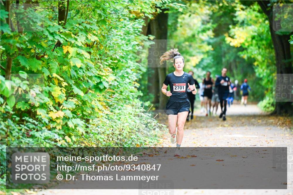 12.10.2025 - Bramfelder Halbmarathon 2025 Dr. Thomas Lammeyer http://msf.ph/oto/9340847 12.10.2025 09:49:52 Laufen 2701 meine-sportfotos.de