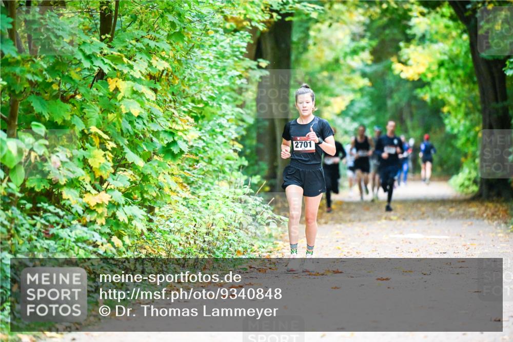 12.10.2025 - Bramfelder Halbmarathon 2025 Dr. Thomas Lammeyer http://msf.ph/oto/9340848 12.10.2025 09:49:52 Laufen 2701 meine-sportfotos.de