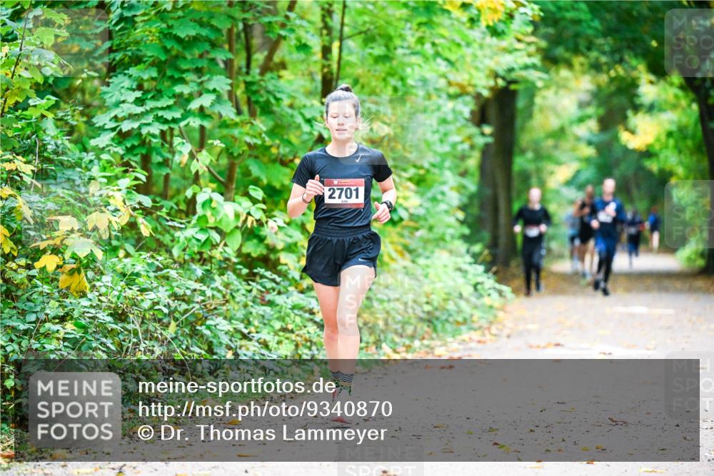 12.10.2025 - Bramfelder Halbmarathon 2025 Dr. Thomas Lammeyer http://msf.ph/oto/9340870 12.10.2025 09:49:55 Laufen 2701 meine-sportfotos.de