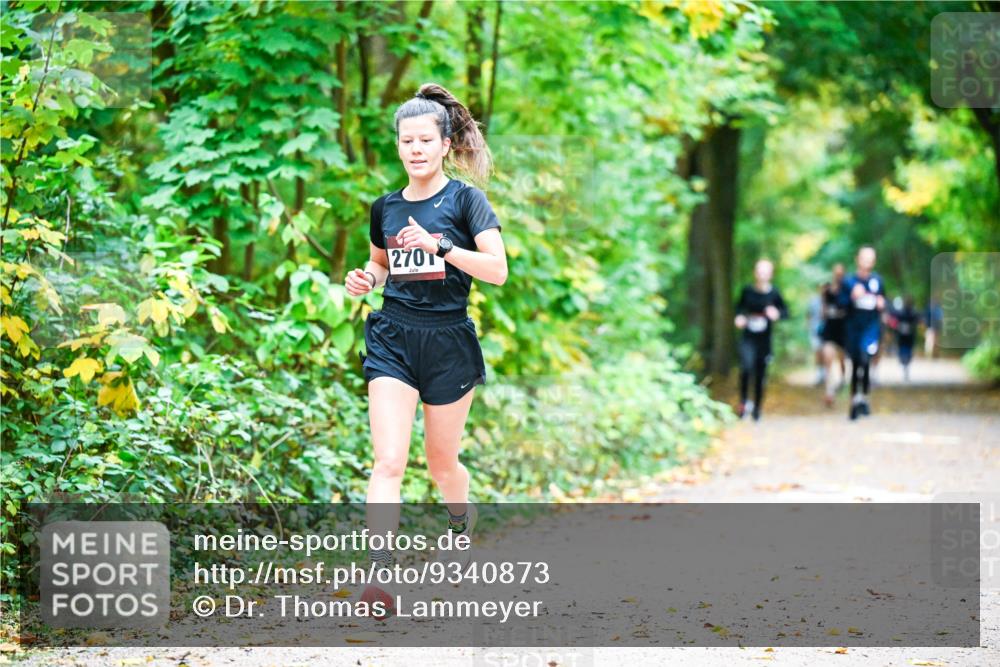 12.10.2025 - Bramfelder Halbmarathon 2025 Dr. Thomas Lammeyer http://msf.ph/oto/9340873 12.10.2025 09:49:55 Laufen 2701 meine-sportfotos.de