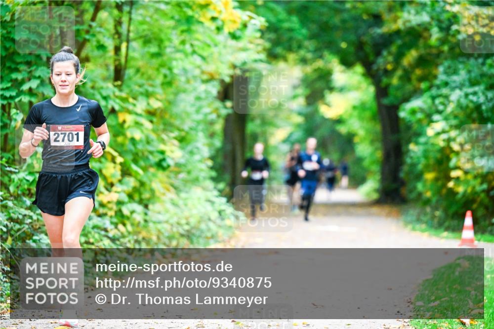 12.10.2025 - Bramfelder Halbmarathon 2025 Dr. Thomas Lammeyer http://msf.ph/oto/9340875 12.10.2025 09:49:56 Laufen 2701 meine-sportfotos.de