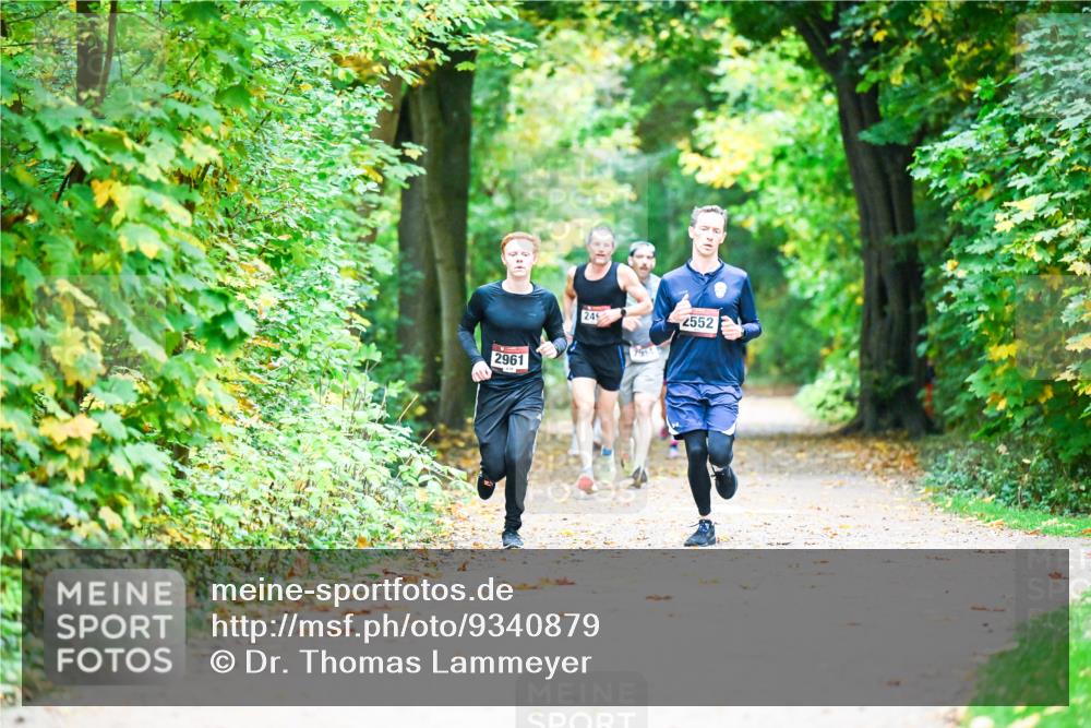 12.10.2025 - Bramfelder Halbmarathon 2025 Dr. Thomas Lammeyer http://msf.ph/oto/9340879 12.10.2025 09:49:59 Laufen 2961, 24, 2552 meine-sportfotos.de